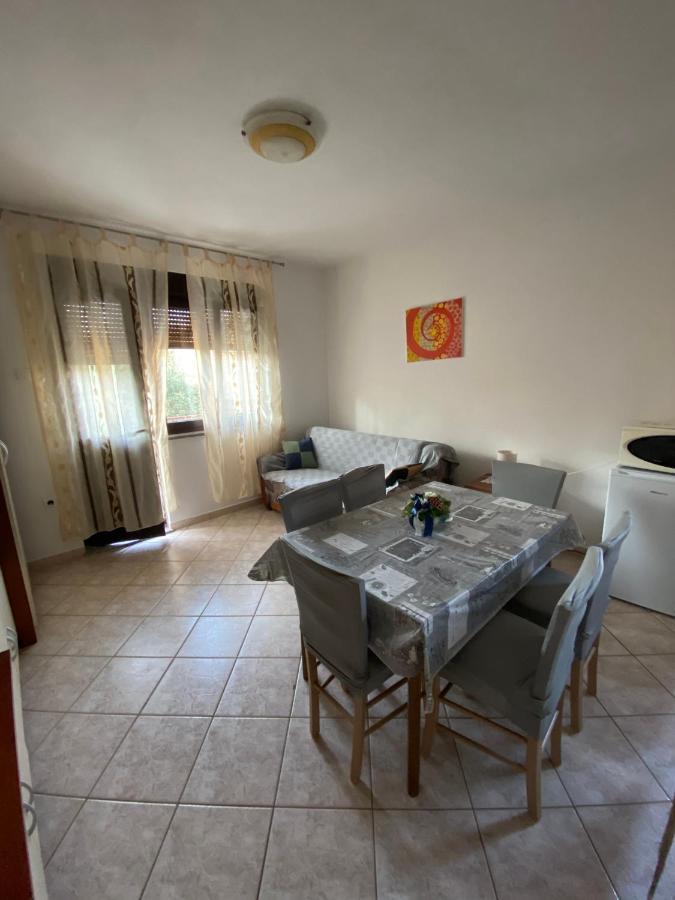 Apartman Milka Novigrad Istria Buitenkant foto